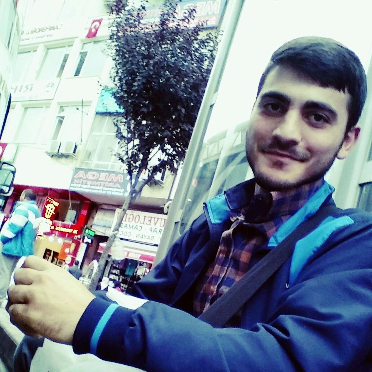 Elektrik akımına kapılan imamı hastaneye yetiştirmek isterken kaza geçirdiler