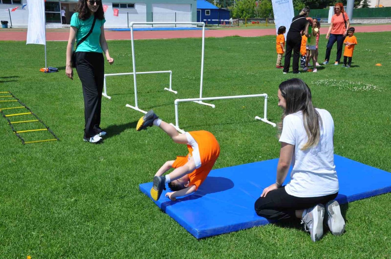 Kars’ta Yaz Spor Okulları’nın açılışı yapıldı