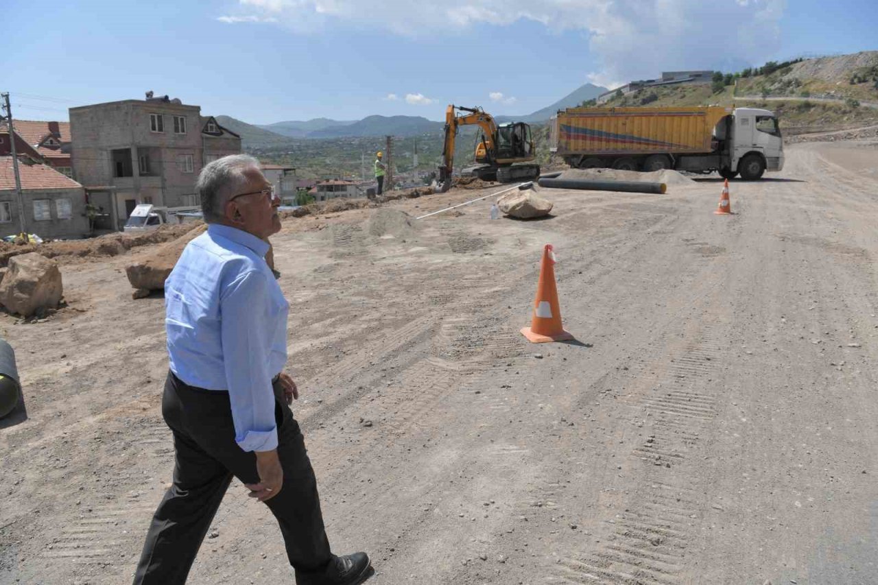 Başkan Büyükkılıç, OSB’Yİ Talas Bulvarı’na bağlayacak ana arteri inceledi