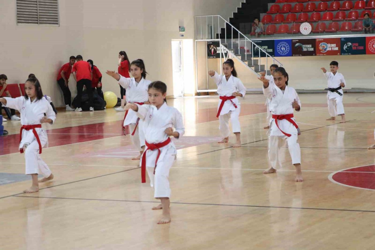 Kayseri’de Yaz Spor Okulları’nın açılışı yapıldı