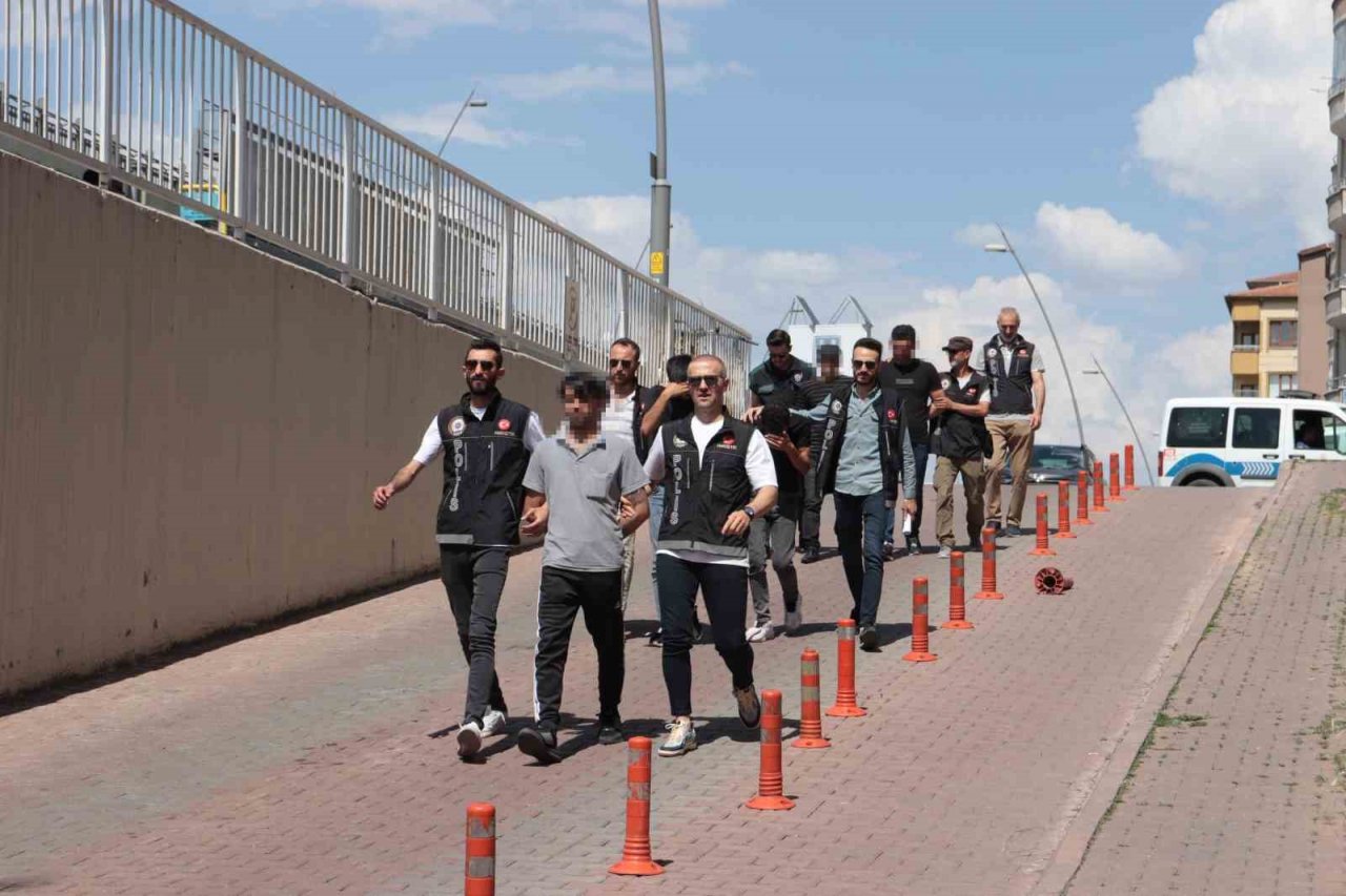 Kayseri’de 2 farklı uyuşturucu operasyonu: 5 gözaltı