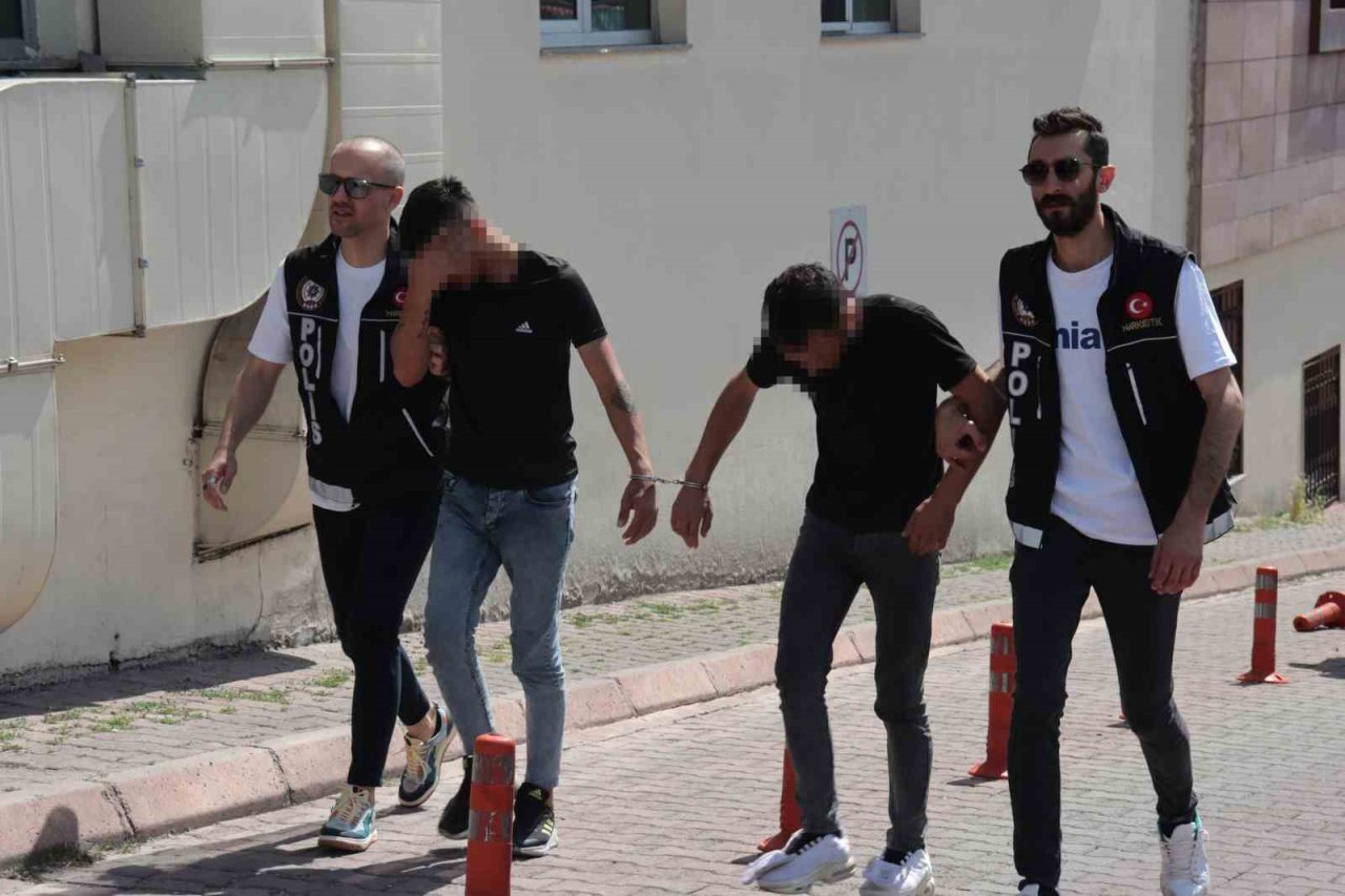 Kayseri’de 2 farklı uyuşturucu operasyonu: 5 gözaltı