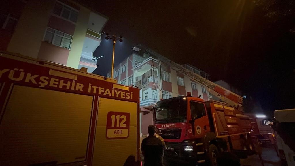 İkamette çıkan yangın 1 saatte söndürüldü