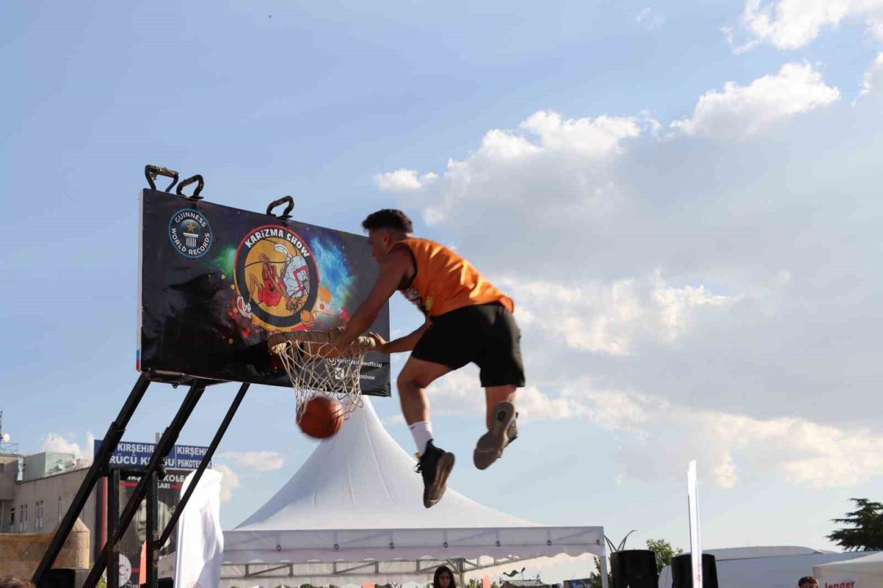 Kırşehir’de yaz spor okulları açılışı yapıldı