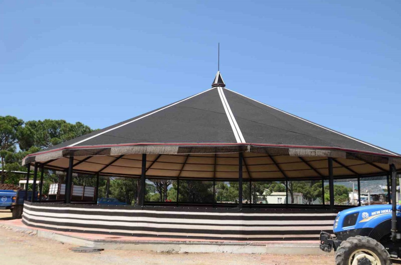 Kızılcabölük’e değer katacak sosyal tesis çalışmalar sürüyor