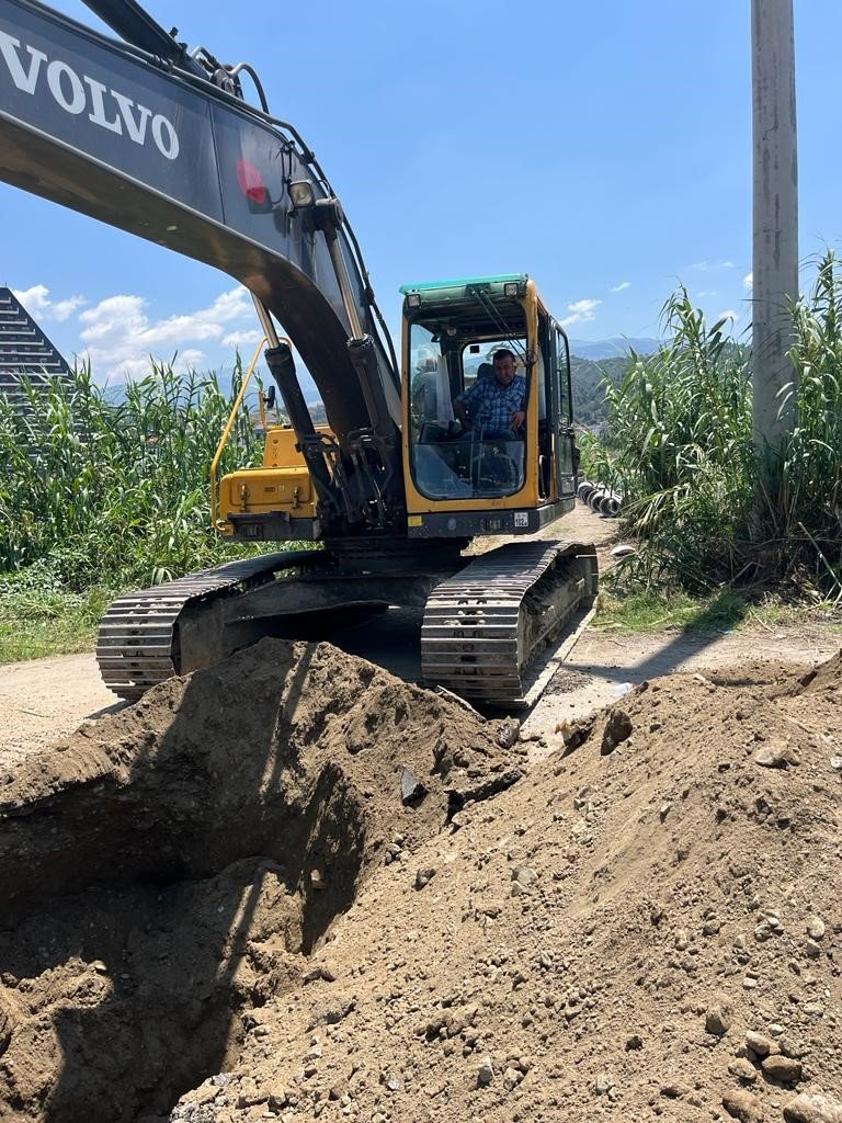 Salihli’nin Şehitler Mahallesi’ne ilave kanalizasyon hattı yapıldı