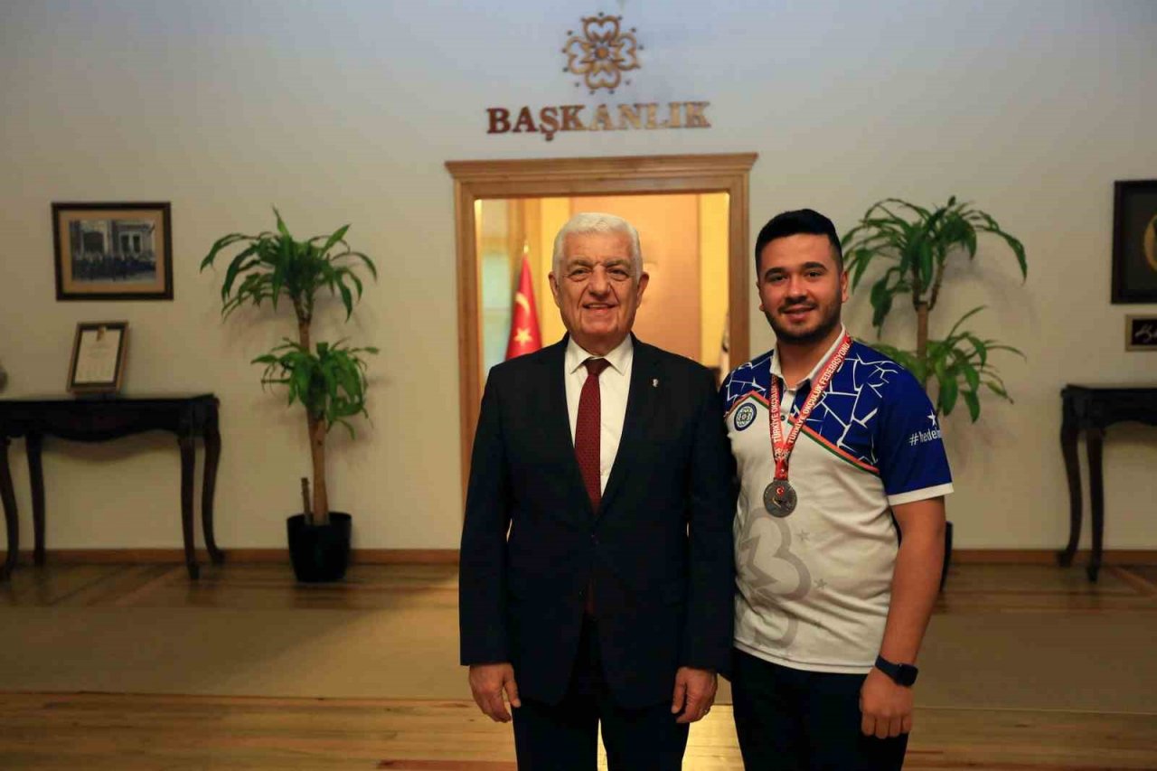 Büyükşehir okçularından Avrupa’da büyük başarı