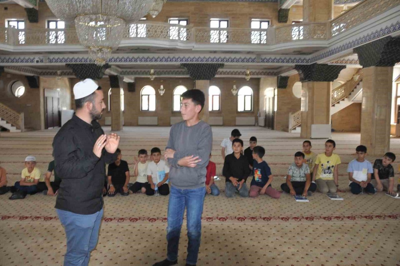 Bulanık’ta yaz Kur’an kursları açıldı