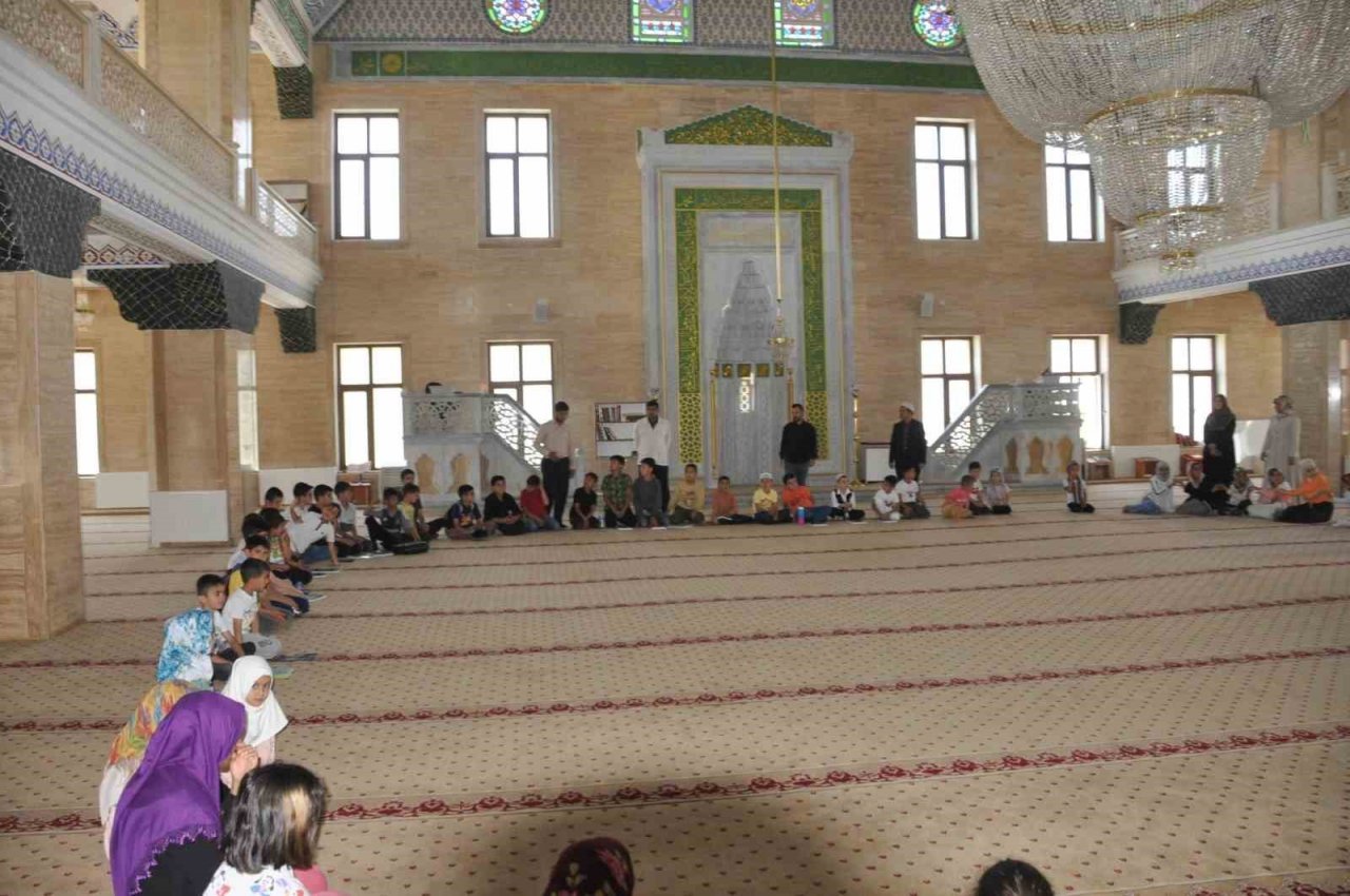 Bulanık’ta yaz Kur’an kursları açıldı