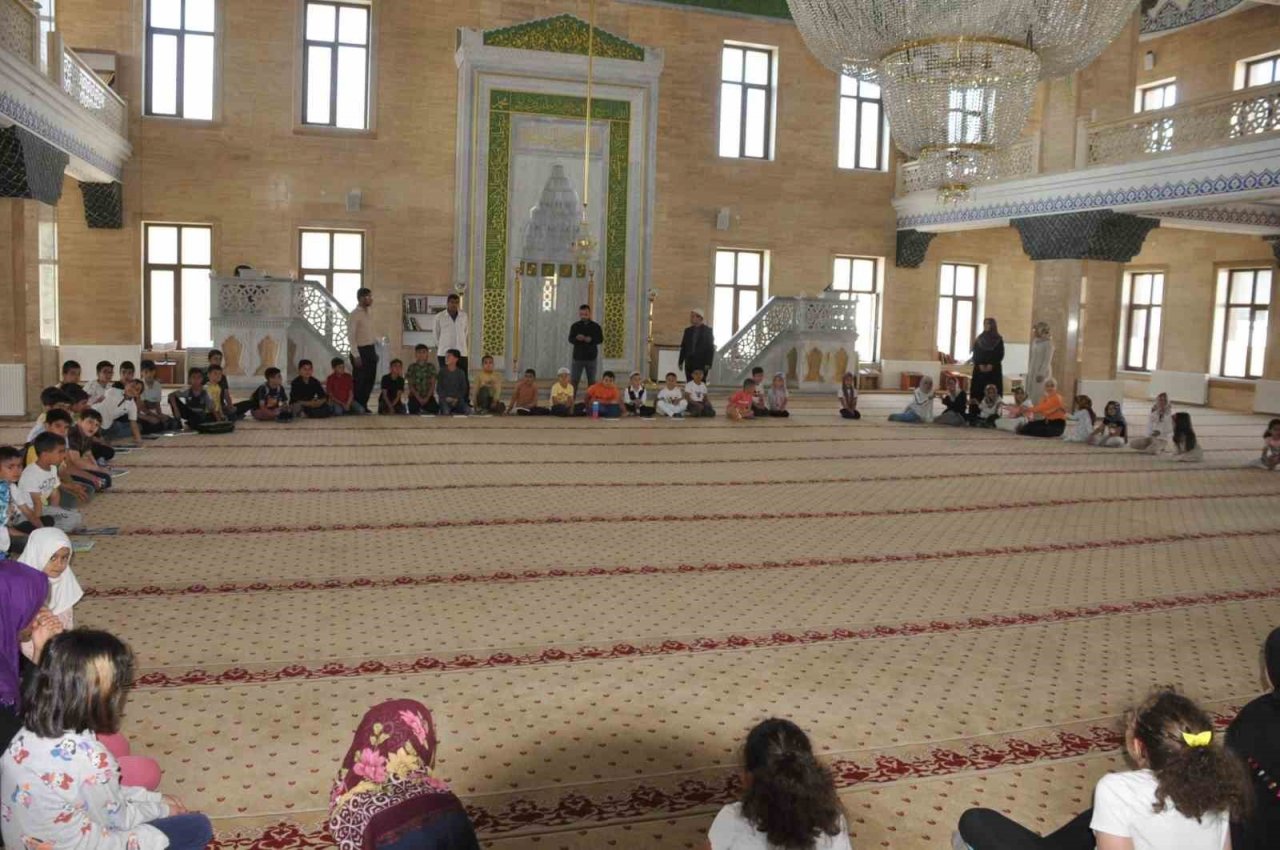 Bulanık’ta yaz Kur’an kursları açıldı