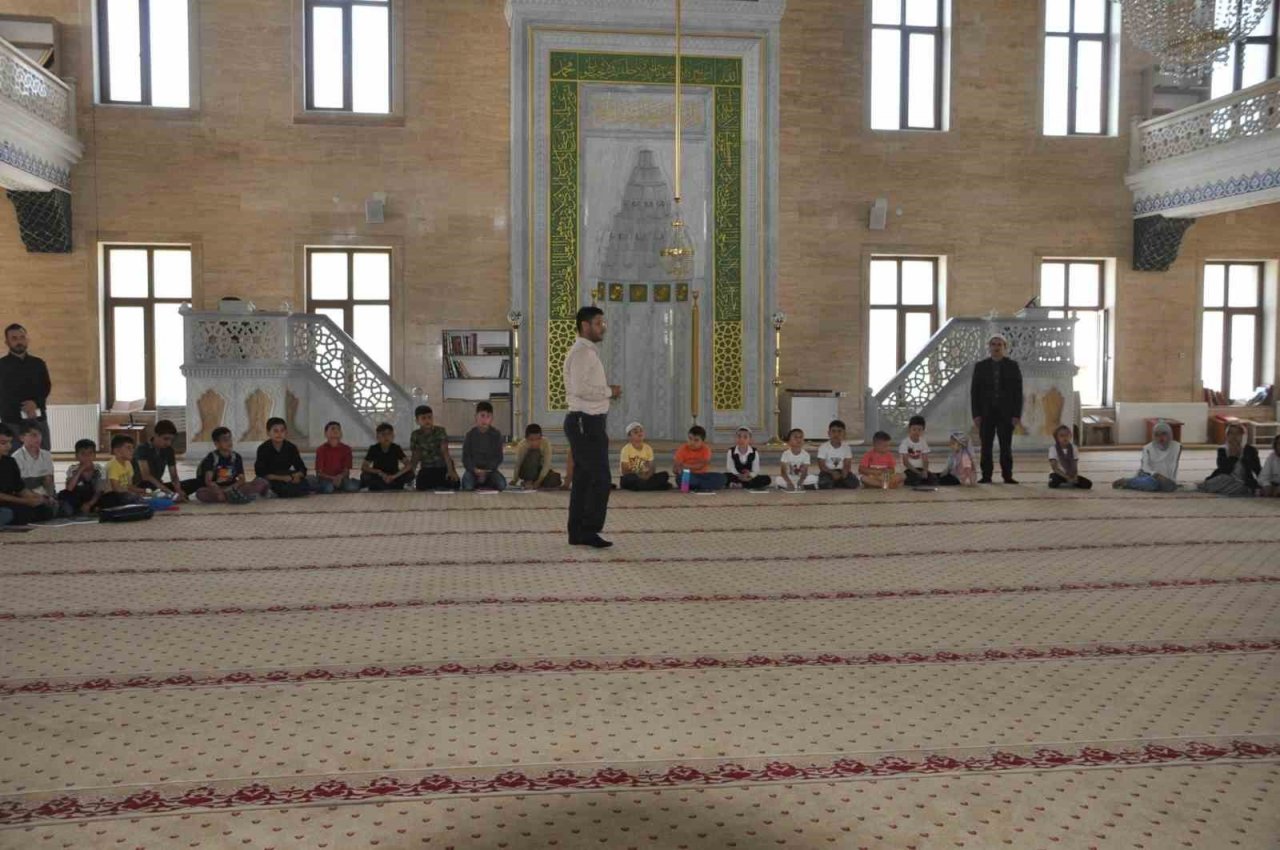 Bulanık’ta yaz Kur’an kursları açıldı