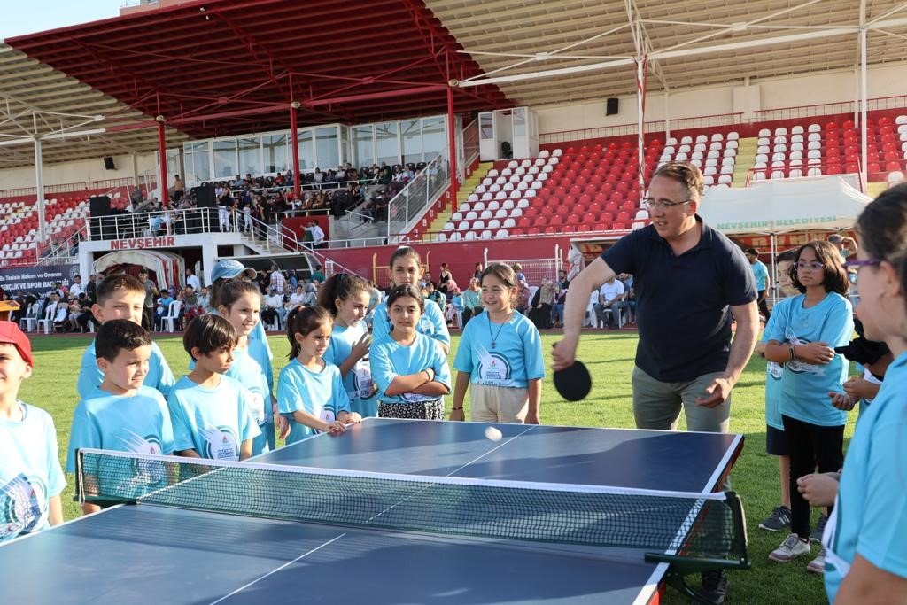 Yaz spor okulları açıldı