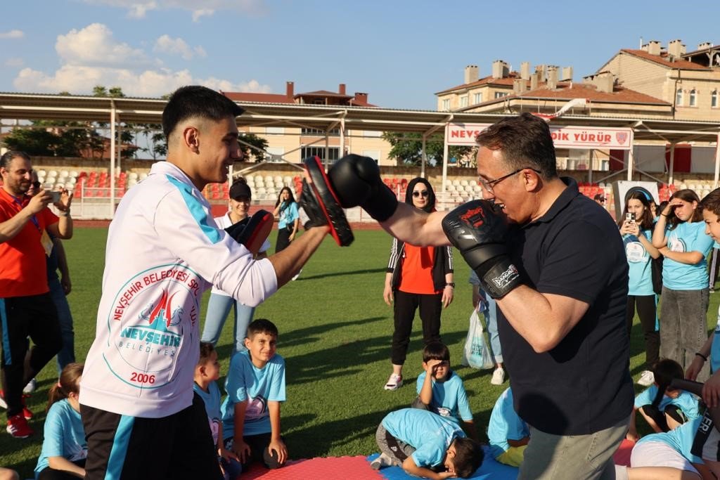 Yaz spor okulları açıldı