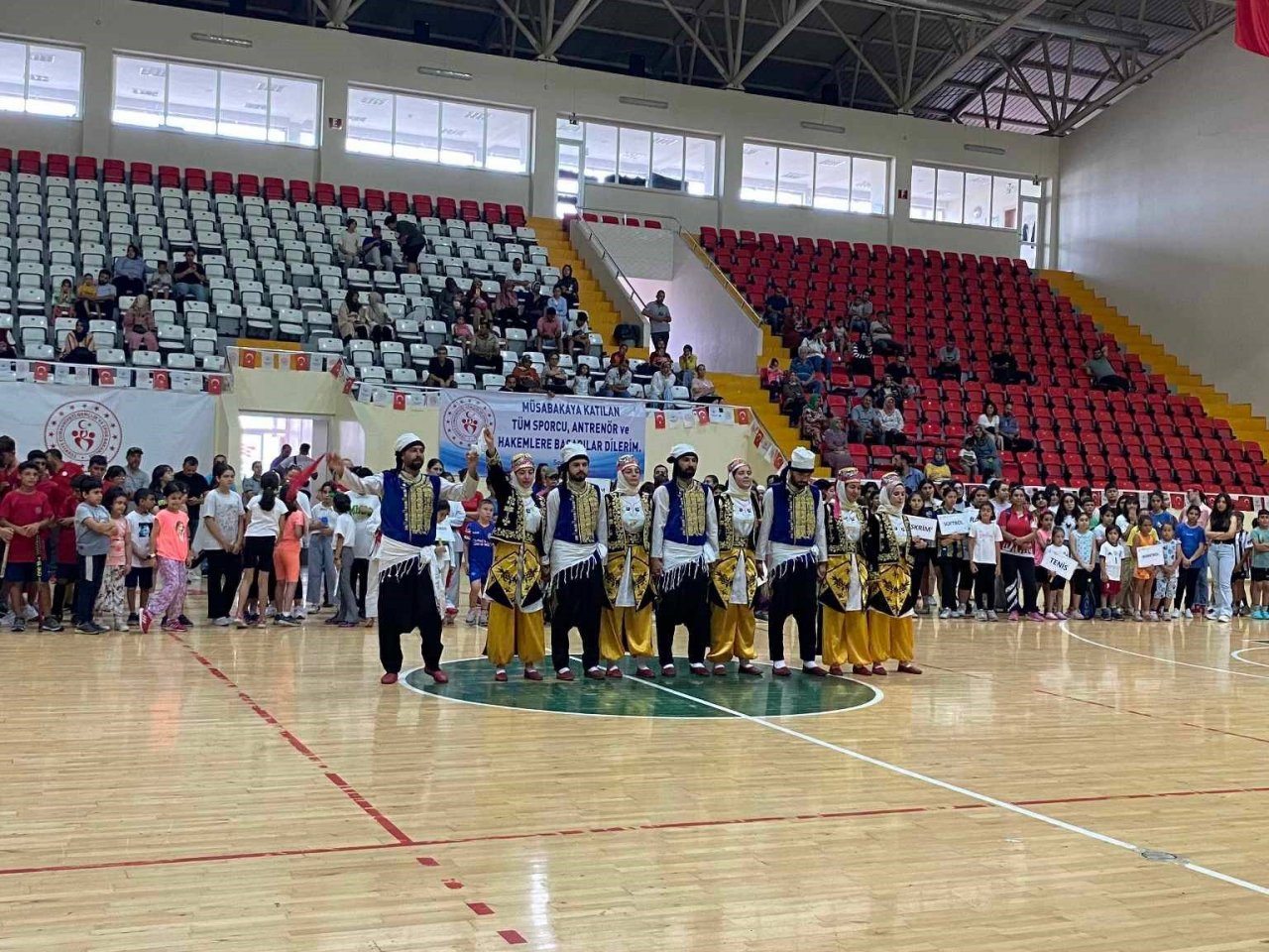 Osmaniye’de yaz spor okulları ve GSB engelsiz spor okulları açıldı