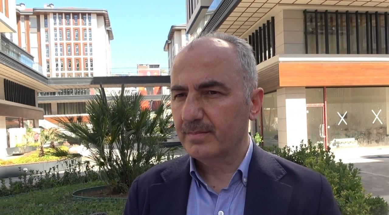 Rize’de kentsel dönüşüm çalışmalarında inşaatında sona gelinen belediye bloklarındaki iş yerleri hak sahiplerine teslim ediliyor