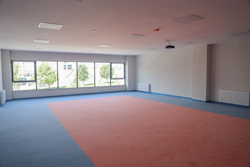 Dev spor kompleksi açılış için gün sayıyor