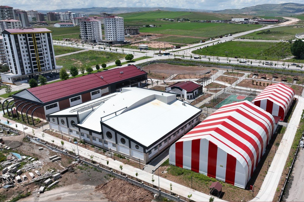 Dev spor kompleksi açılış için gün sayıyor