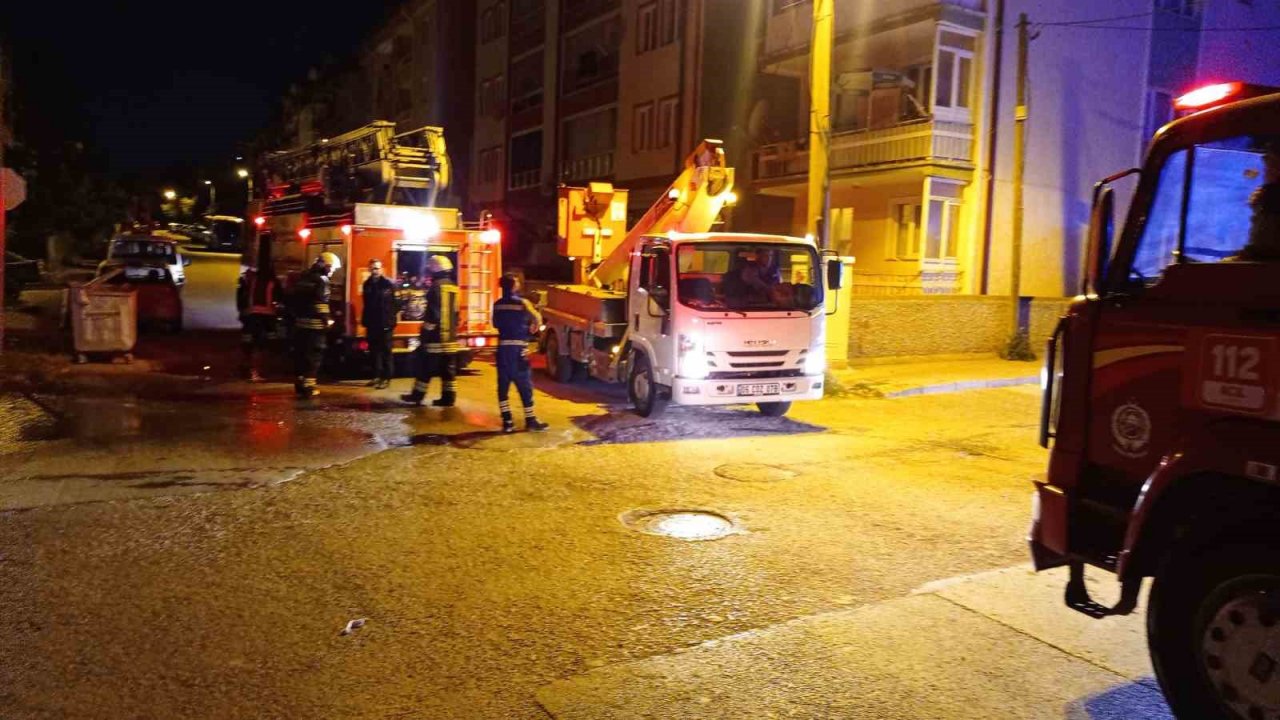 Gürültüyle yanmaya başladı, ekipler alarma geçti
