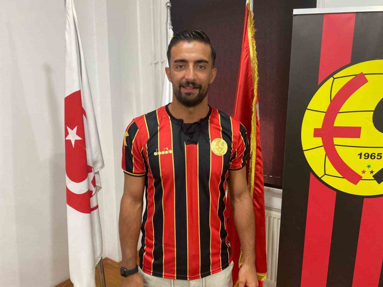 Eskişehirspor, 2 oyuncuyla sözleşme imzaladı