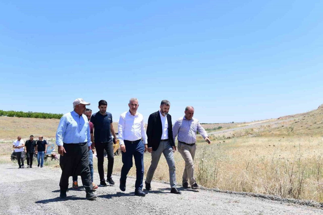 Yeşilyurt Belediyesi, kırsal bölgelerin ulaşım ağını akıcı ve konforlu hale getiriyor