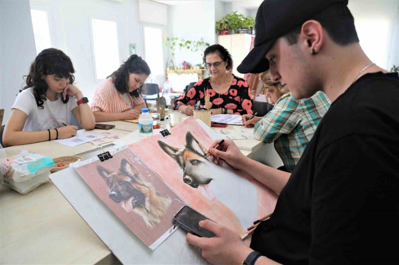 Resim kursuna yoğun ilgi