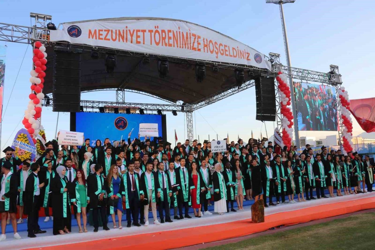 Akdeniz Üniversitesinde mezuniyet heyecanı