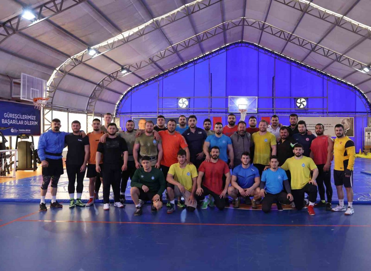 Antalya Büyükşehir güreşçileri Kırkpınar’a hazır