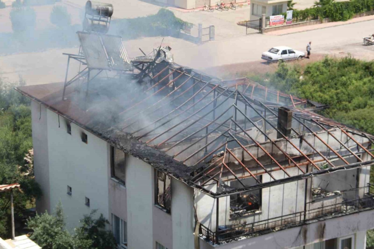 Önce kardeşleriyle tartıştı, sonra evi ateşe verdi