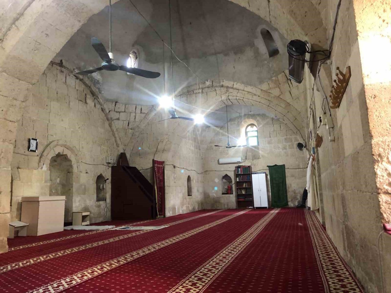 Kozluk’ta 318 yıllık İbrahim Bey Camii depremlere rağmen varlığını koruyor