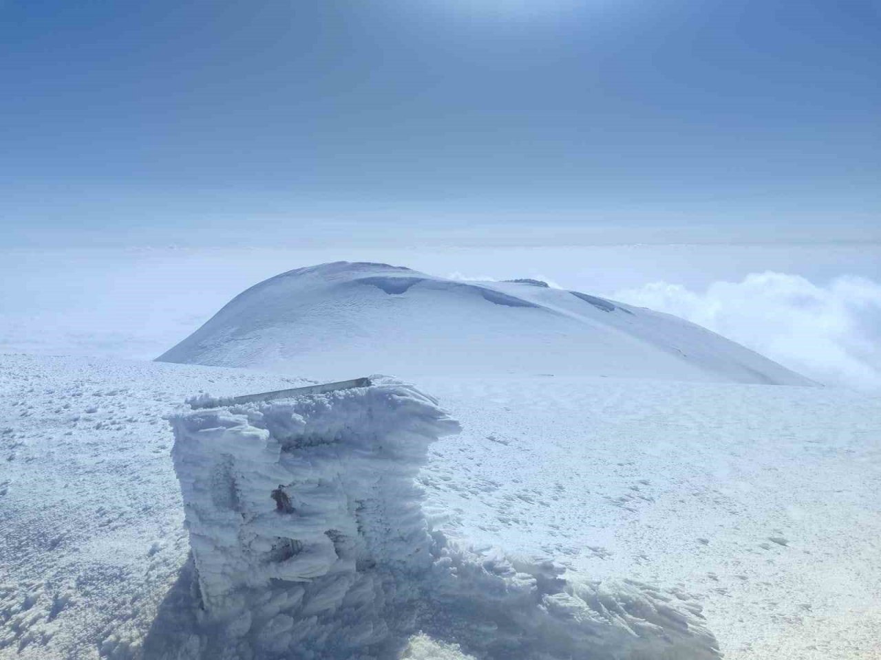 Yabancı turistler Ağrı Dağı zirvesinde