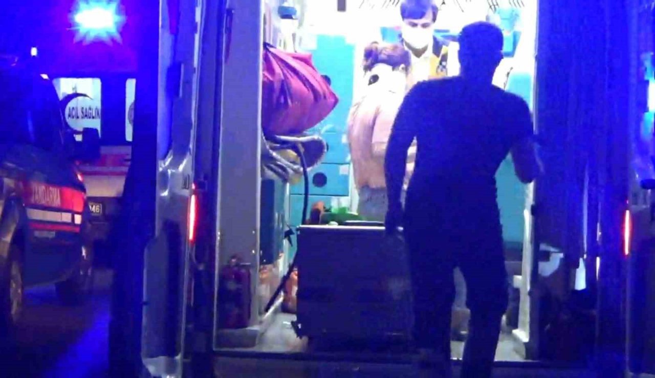 Bayramiç’te iki otomobil kafa kafaya çarpıştı: 5 yaralı