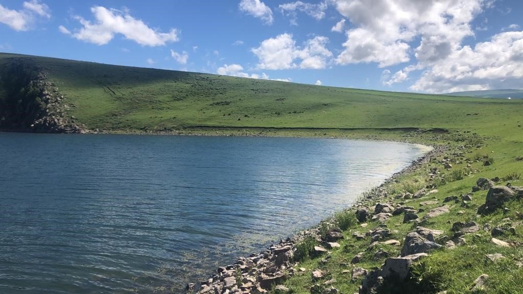 Kars Aygır Gölü’nde yaz güzelliği