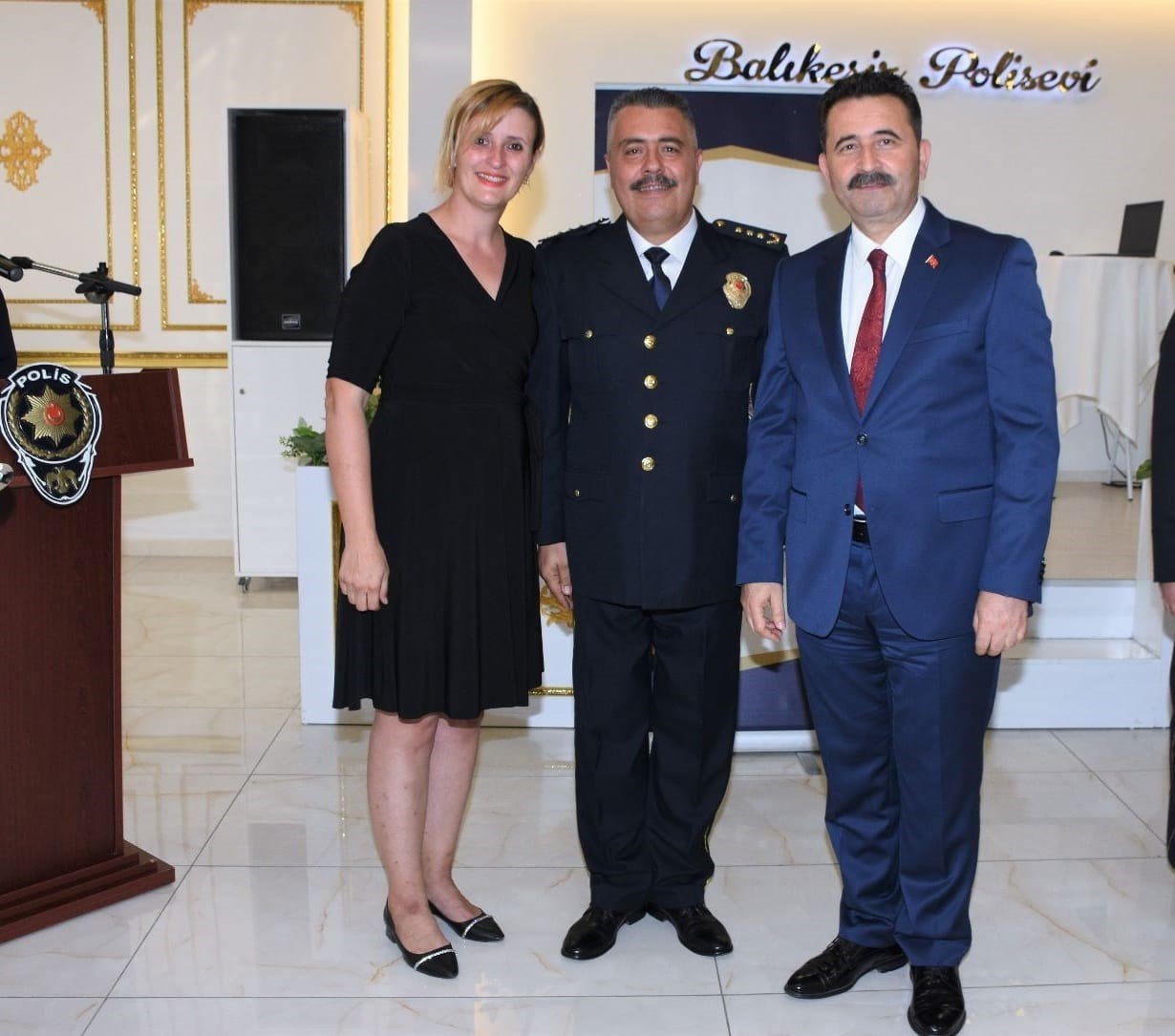 Başarılı müdürün terfii eşi kadar Edremit halkını da mutlu etti