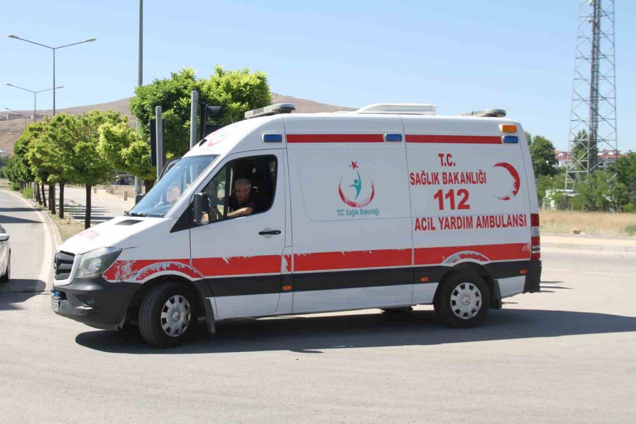Elazığ’da trafik kazası: 3 yaralı