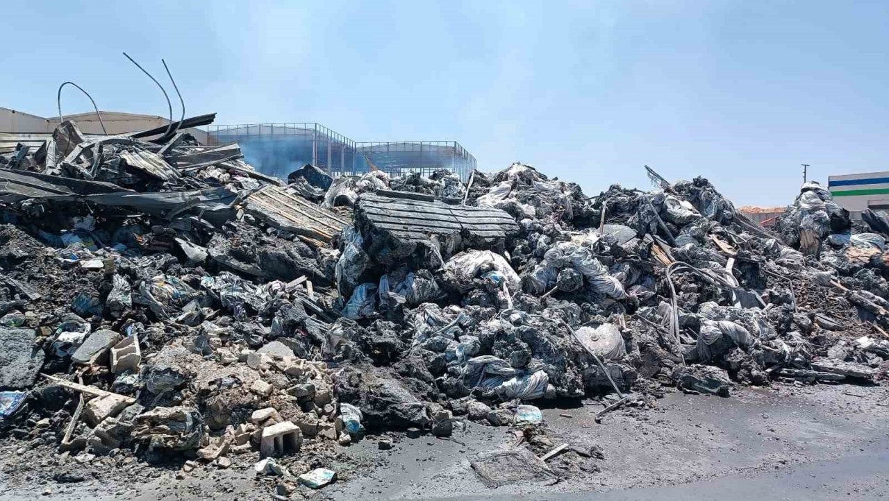 Gaziantep’te yanan fabrikada 35 milyon dolarlık zarar oluştu