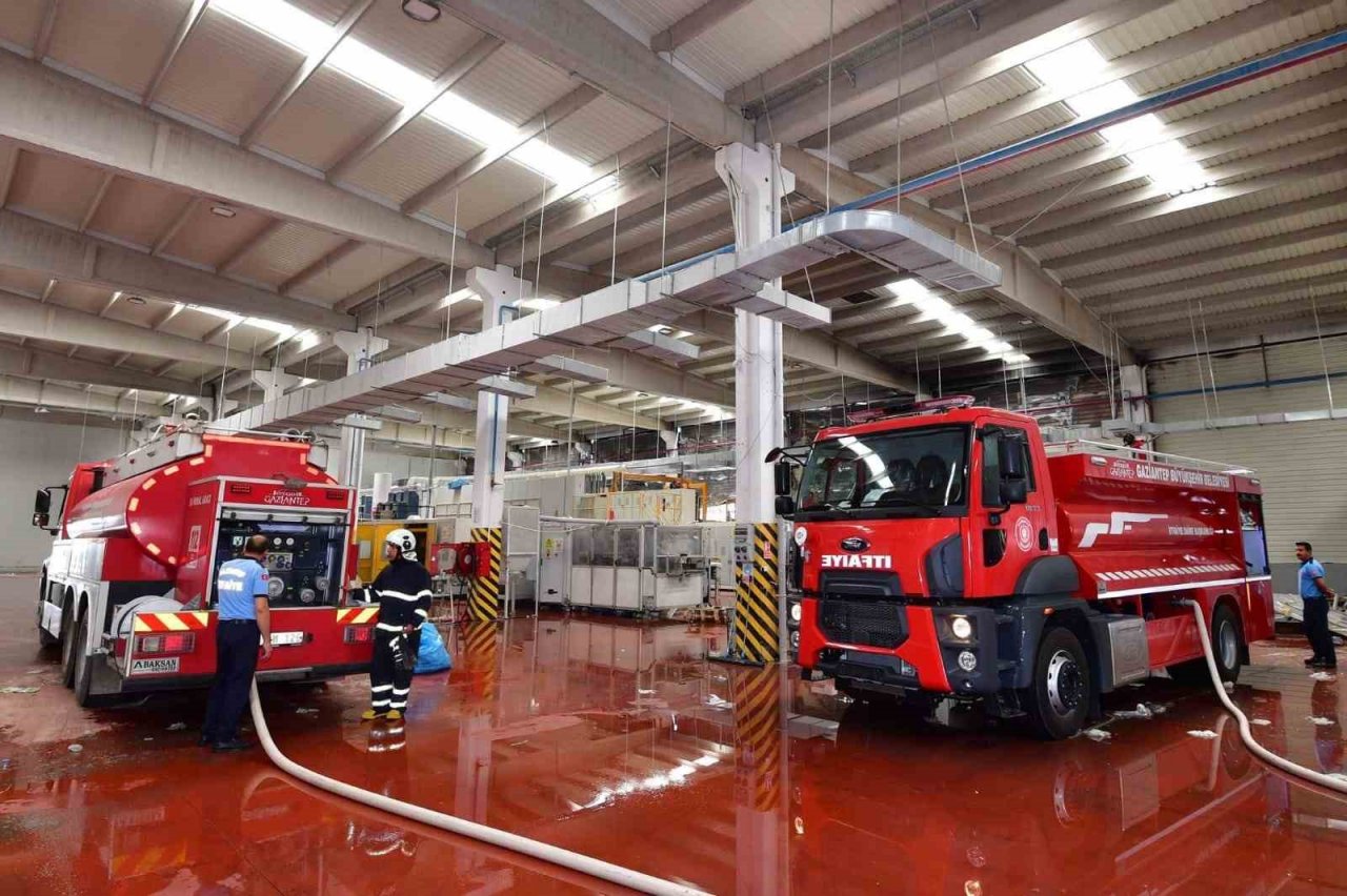 Gaziantep’te yanan fabrikada 35 milyon dolarlık zarar oluştu