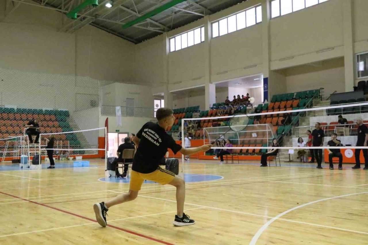 Badminton Analig Ege Grup müsabakaları Aydın’da başladı