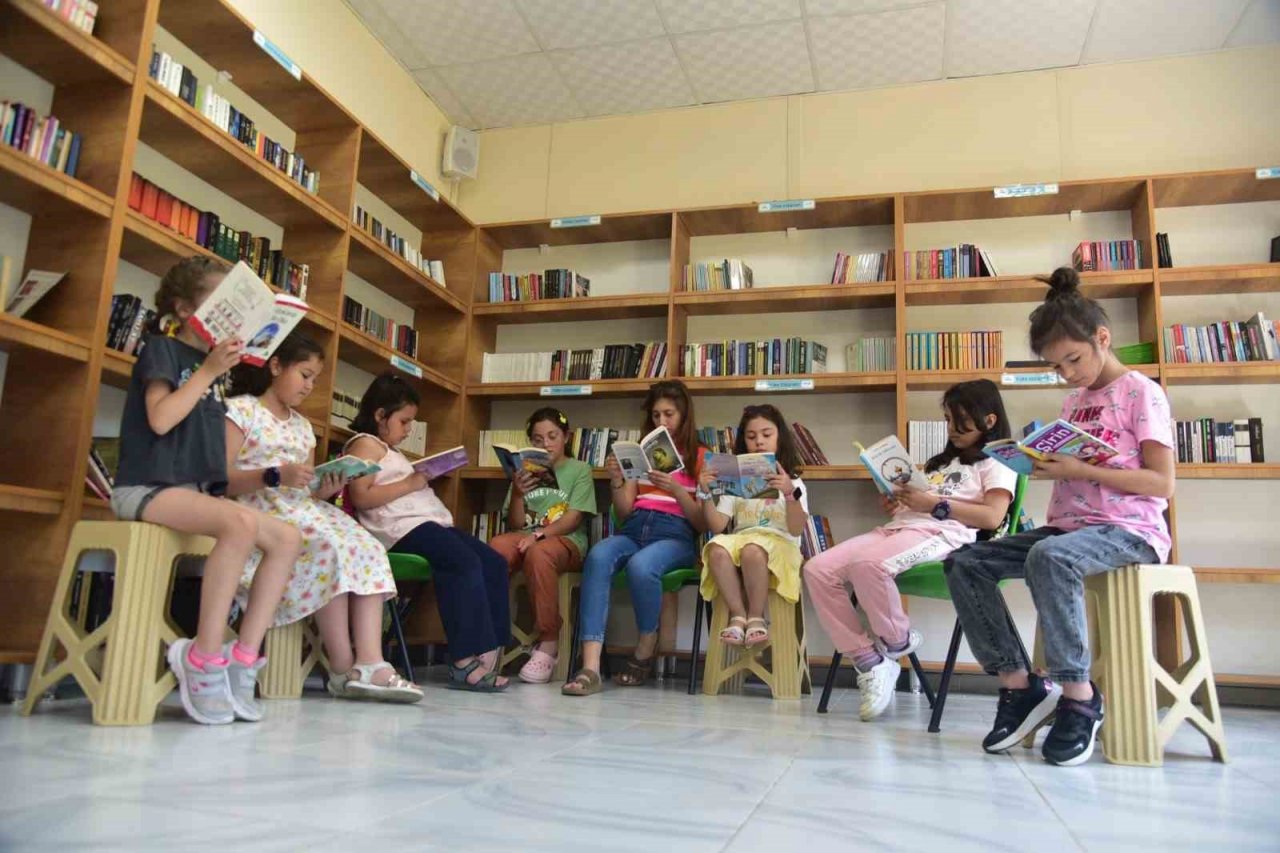 Giresun Belediyesi’nin Bilgi Evlerinde öğrenciler yeteneklerini keşfediyor