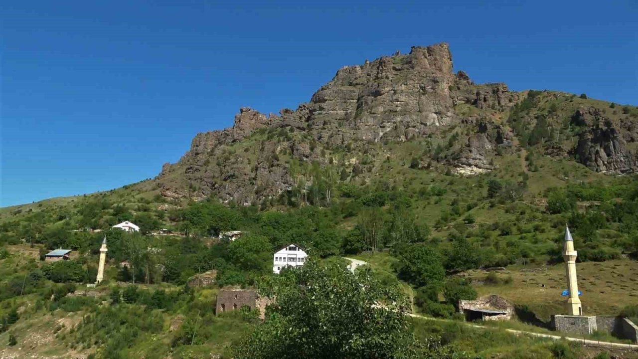 Doğa ve tarihin iç içe olduğu Süleymaniye Mahallesi ziyaretçilerini bekliyor