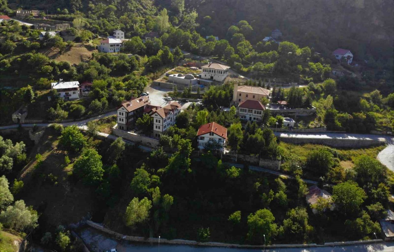 Doğa ve tarihin iç içe olduğu Süleymaniye Mahallesi ziyaretçilerini bekliyor