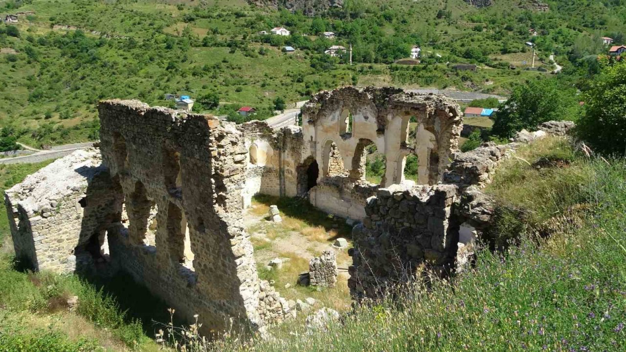 Doğa ve tarihin iç içe olduğu Süleymaniye Mahallesi ziyaretçilerini bekliyor