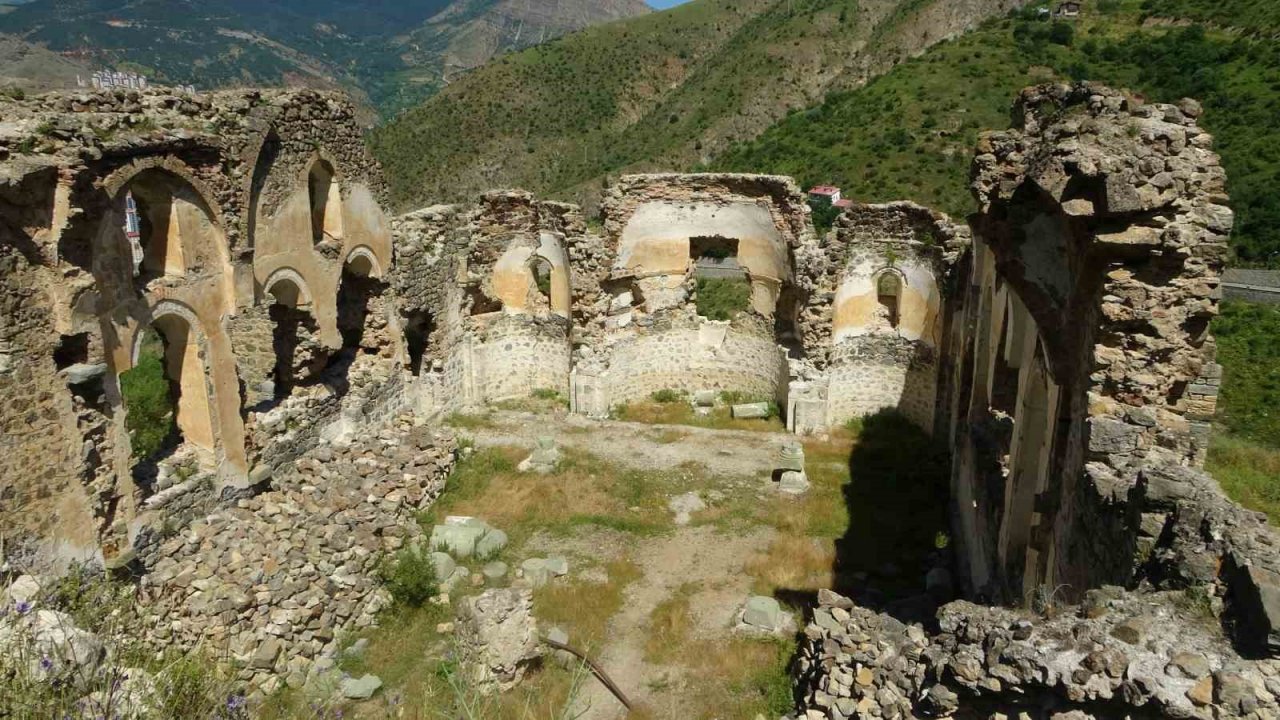 Doğa ve tarihin iç içe olduğu Süleymaniye Mahallesi ziyaretçilerini bekliyor
