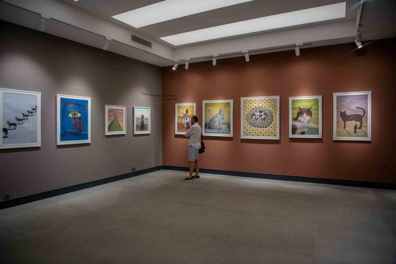 Kuşadası’nda ’Benim Kedilerim’ Sergisi açıldı