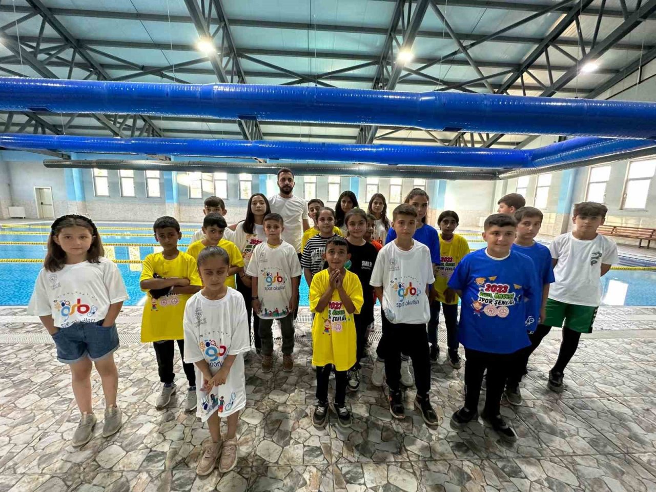 Yüksekova’da yaz spor okulları halaylarla başladı