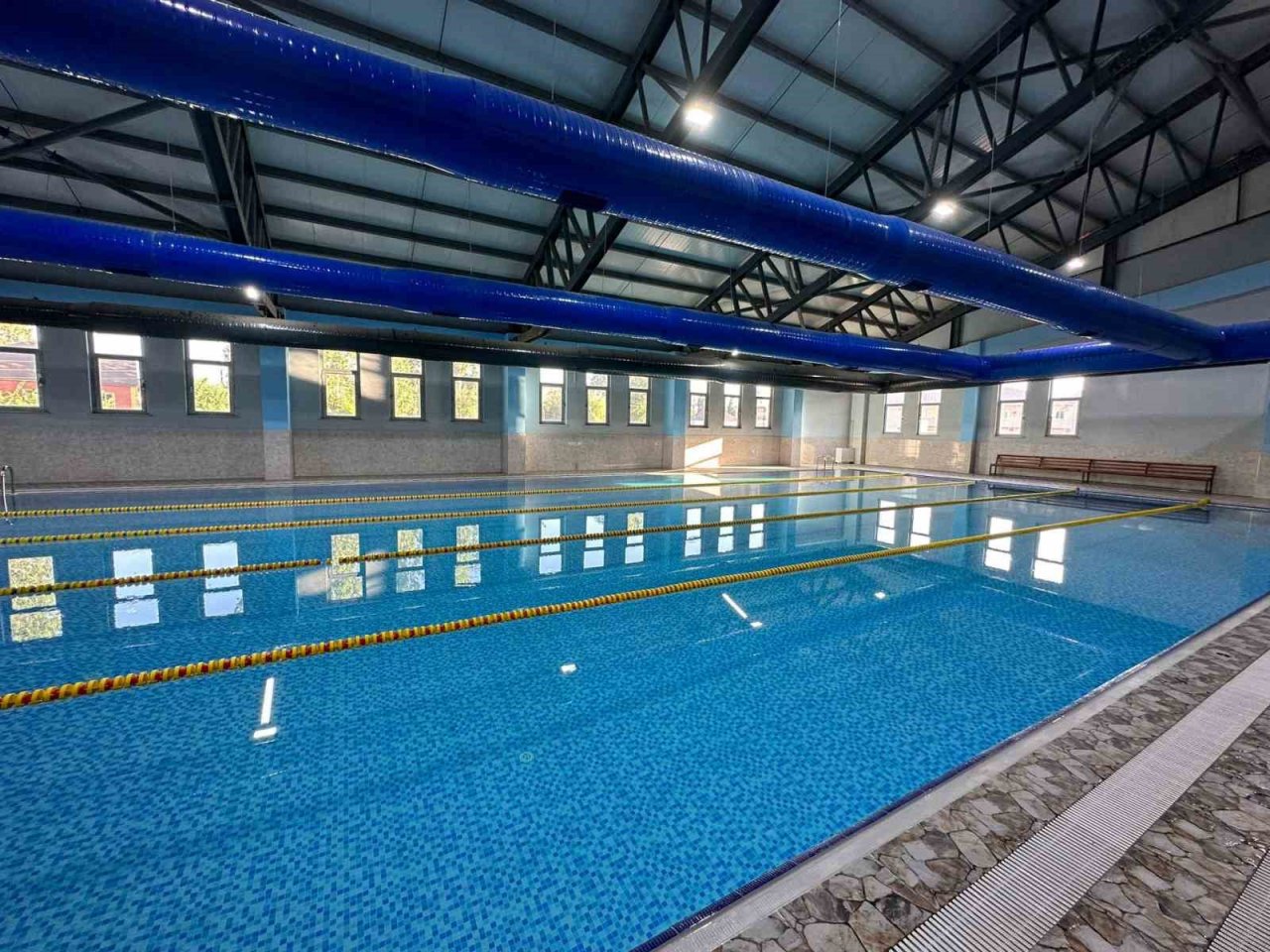 Yüksekova’da yaz spor okulları halaylarla başladı