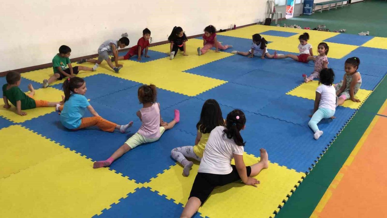 Melikgazi Belediyesi’nin yaz okulu ve spor kurslarından 21 bin kişi faydalanıyor