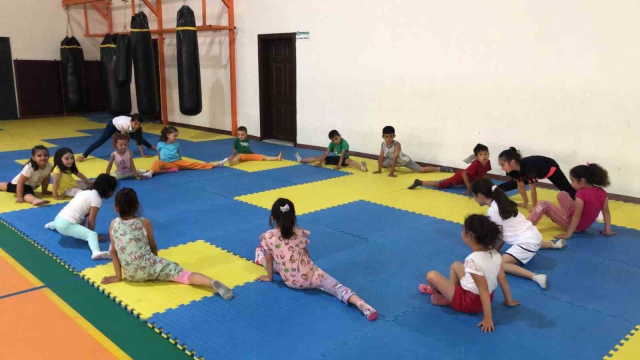 Melikgazi Belediyesi’nin yaz okulu ve spor kurslarından 21 bin kişi faydalanıyor