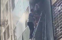 İzmir’de yangın çıkan otelde 5 kişi dumandan etkilendi