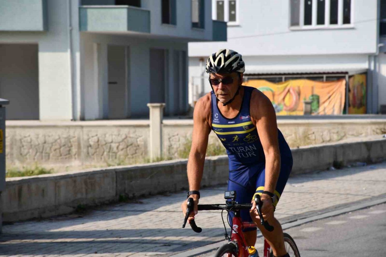 İznikli yüzücü Guınness için ter döküyor