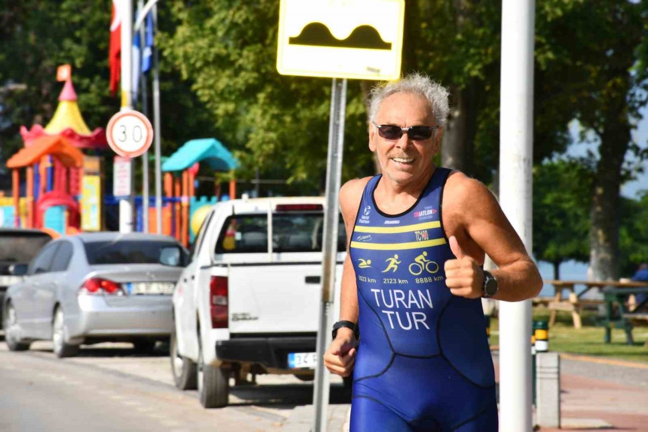 İznikli yüzücü Guınness için ter döküyor